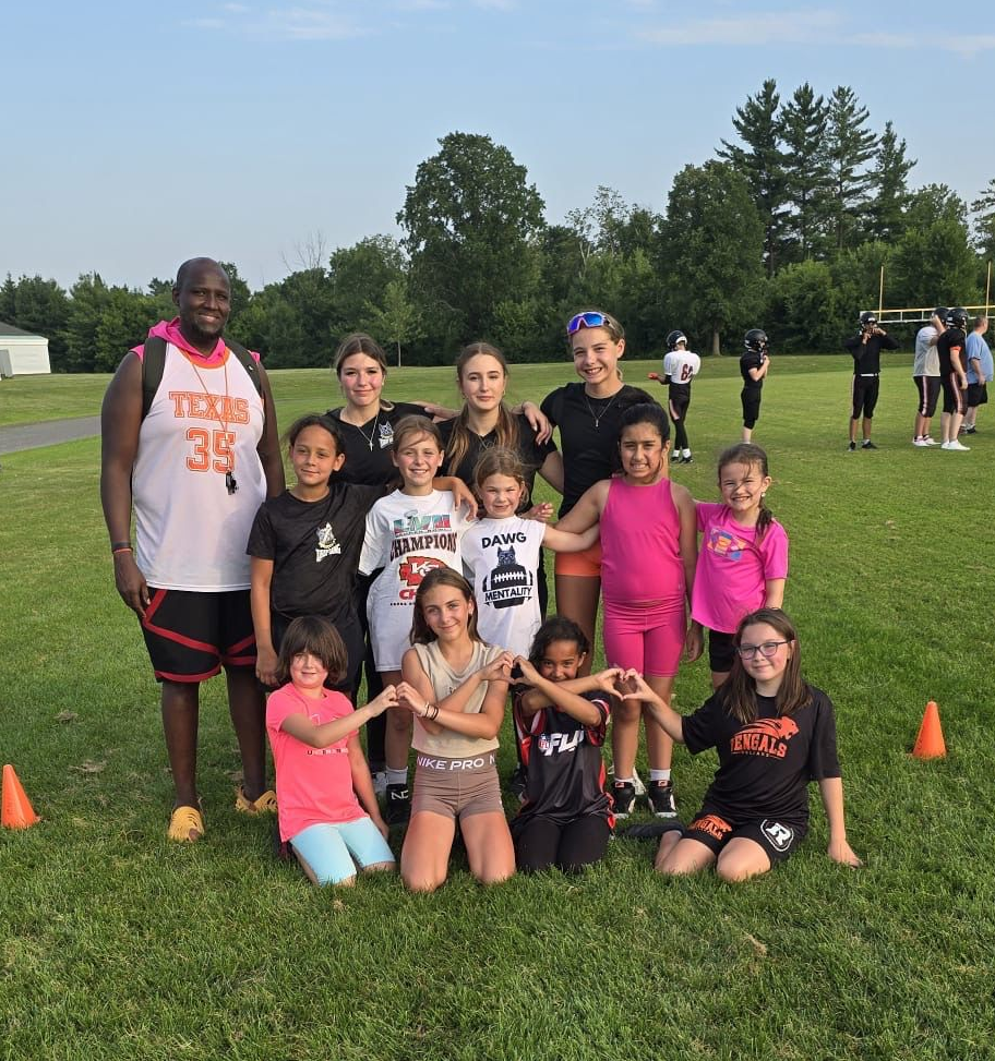 Lil Pups – Girls Flag Football & Fitness